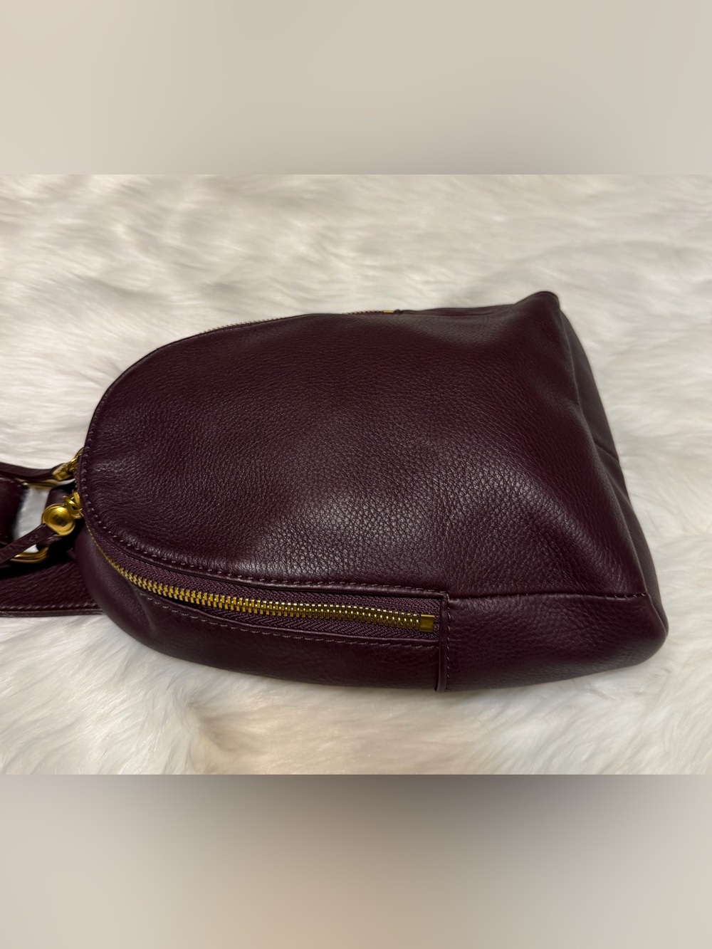 HOBO Fern Sling Mulberry Glaze Leather Crossbody - Picture 4 of 14